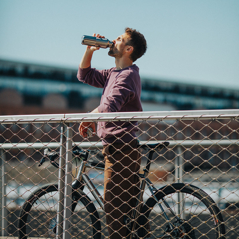 20oz-rise-reflect-with-bamboo-cap-h1 16oz_rise_reflect_man_bike_square.jpg