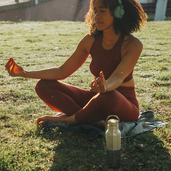 16oz-rise-reflect-with-bamboo-cap-g5 16oz_rise_reflect_yoga_park_headphones_square.jpg