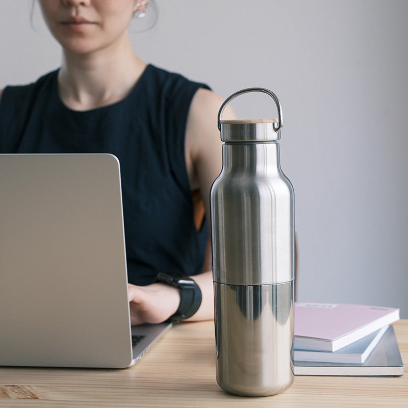 20oz-rise-reflect-with-bamboo-cap-h1 20oz_rise_reflect_desk_laptop_square.jpg