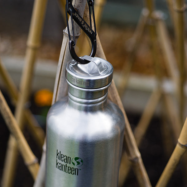 classic-steel-loop-cap-f8 40oz_bottle_steel_loop_cap_lifestyle.jpg