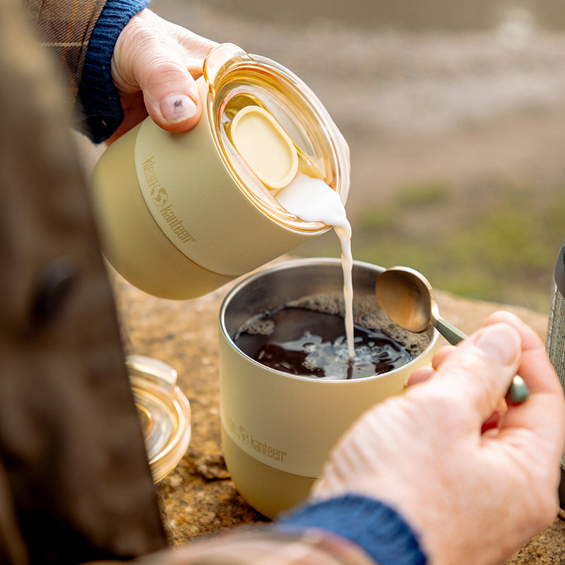 slide-lid-i5 8oz_rise_lowball_waxyellow_coffee_cream_pour_square.jpg