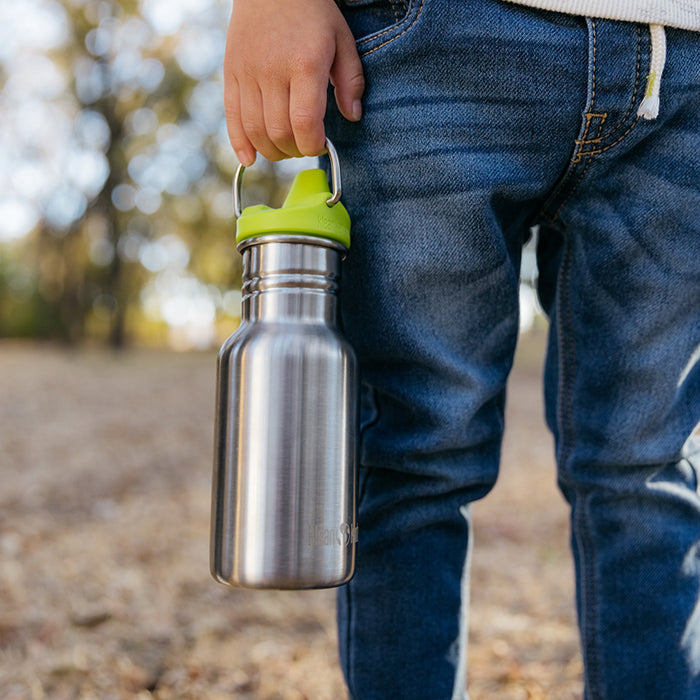 classic-kid-sippy-cap-f3 K12CNSIPPY-BS-kids_sippy_bottle_carry_lifestyle_f9e24b84-a0ae-465d-aad5-3c60c5592b7d.jpg