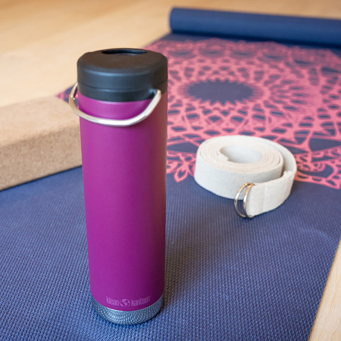 tkwide-twist-cap-with-straw-kit-i6 K20TKWPT-PP-T-TWIST-yoga_bottle_closed_lifestyle_a5ac6535-9c60-42bb-86fe-b94b5cef2b68.jpg