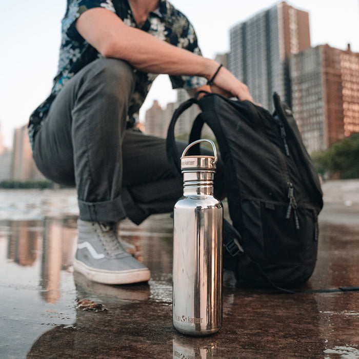 27oz-reflect-with-bamboo-cap-r0 K27SSLRF-MS-BAMBOO_reflect-bottle_city_lifestyle_ff882516-9bd8-49cf-b515-736a0a9c889f.jpg