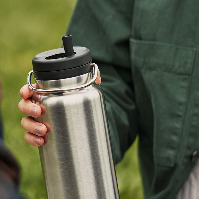 tkwide-twist-cap-with-straw-kit-i6 K32TKWSSL-BS-T-TWIST-32_oz_water_bottle_straw_cap_lifestyle_76e40be3-2488-47fa-afd0-c7d5ba075b15.jpg