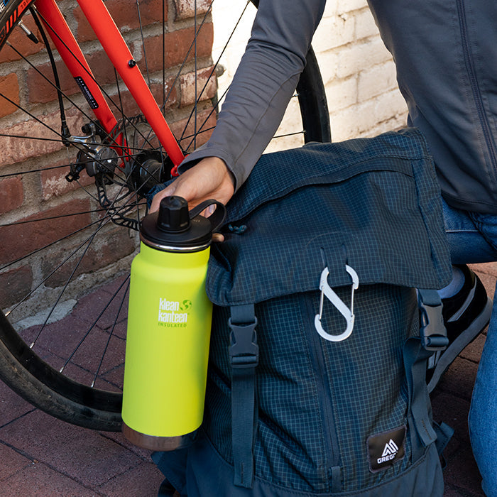 tkwide-chug-cap-k6 K32TKWSSL-JP-Bottle-Biking-Chug-Cap-lifestyle.jpg