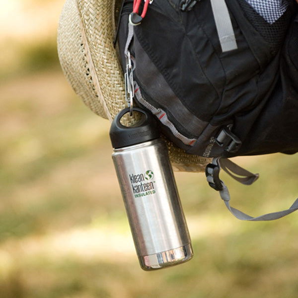 steel-s-biner-3-i5 carabiner_steel_bottle_backpack_lifestyle_dd4fef2d-f5d2-4f32-ac05-c706bd6b518e.jpg