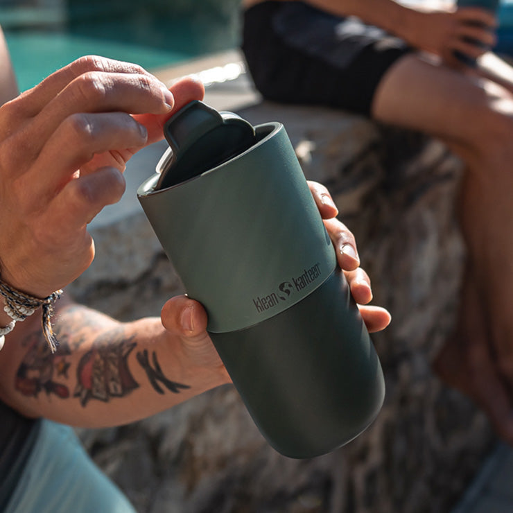 flip-lid-h7 rise_flip_lid_small_tumbler_open.jpg