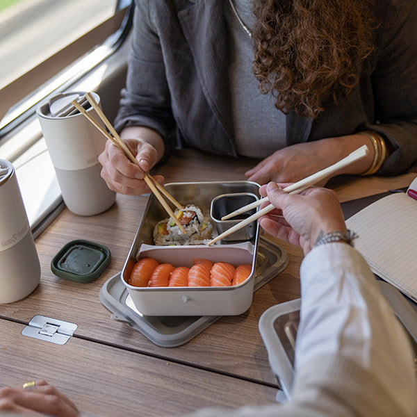 55oz-rise-food-box-big-meal-i6 rise_food_lunch_box_big_meal_tofu_sushi_share_square.jpg
