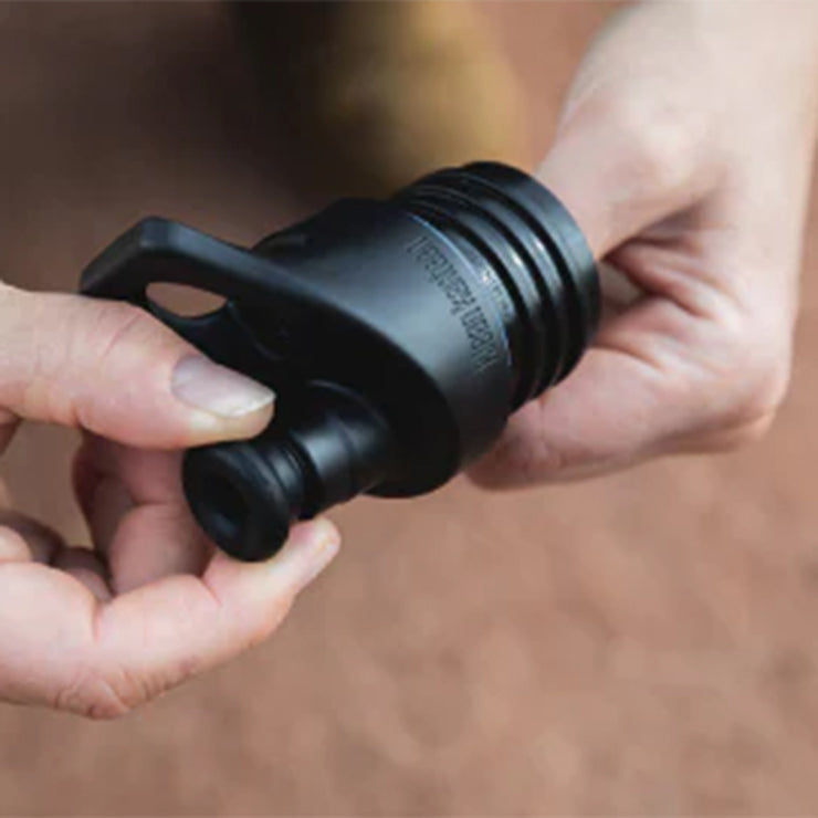 classic-sport-cap-z3 sport_cap_maintenance_kit_pull_valve_out_lifestyle.jpg