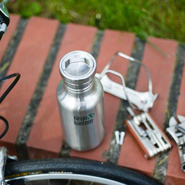 classic-steel-loop-cap-f8 stainless_bottle_cap_bike_parts_lifestyle.jpg